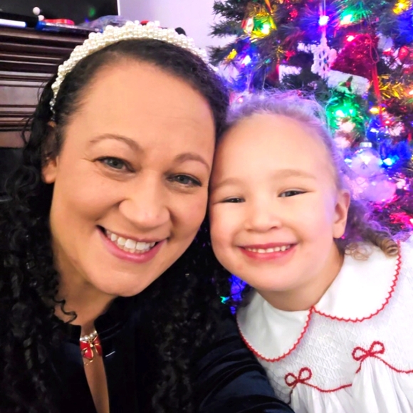 Meet your Posher, Aziza - Picture 1 of 1